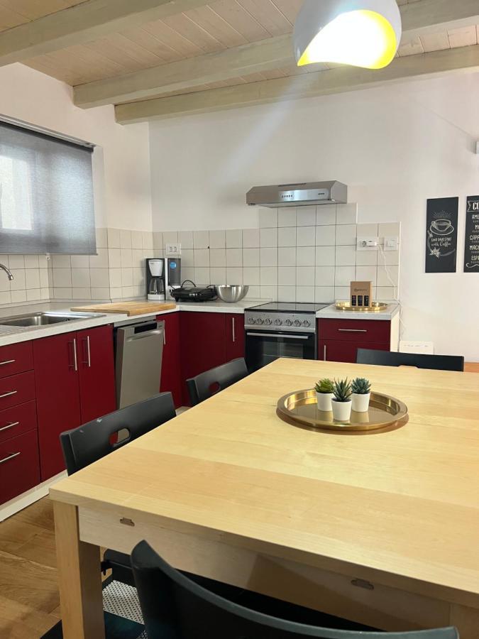 Seayou!***Charming 1-Bedroom Rental Unit In The Old City Center Of Црес Экстерьер фото